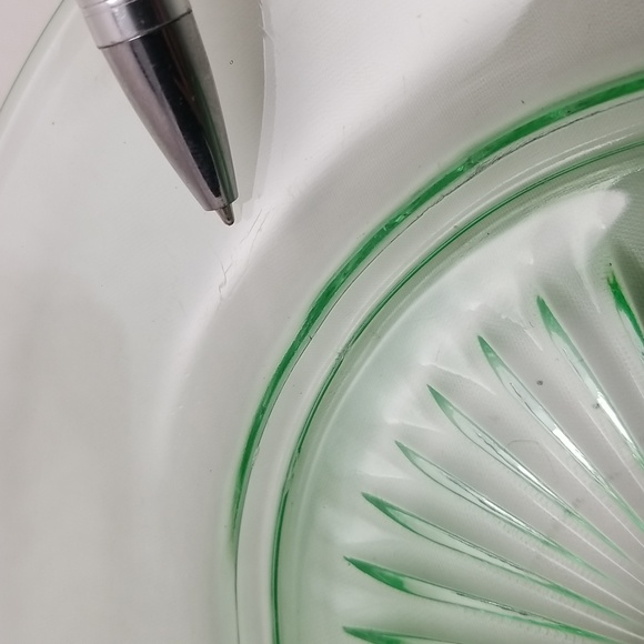 Depression Era Green Uranium Underplates - Picture 12 of 14